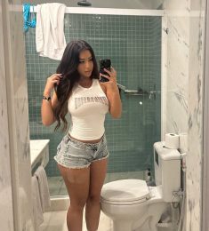 Lucia, 25 ans, hétérosexuel, Femmes, Nice, Provence-Alpes-Côte d\'Azur, France