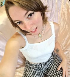 Kelly, 28 ans, bisexuel, Femmes, Fougères, Bretagne, France