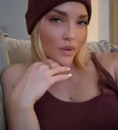 Nelly Dubois, 30 ans, bisexuel, Femmes, Aix-en-Provence, Provence-Alpes-Côte d\'Azur, France