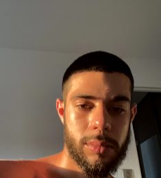 Numa, 24 ans, hétérosexuel, Hommes, Millau, Languedoc-Roussillon-Midi-Pyrénées, France