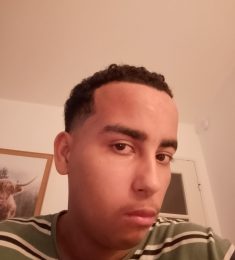 Omari, 18 ans, hétérosexuel, Femmes, Bordeaux, Aquitaine-Limousin-Poitou-Charentes, France