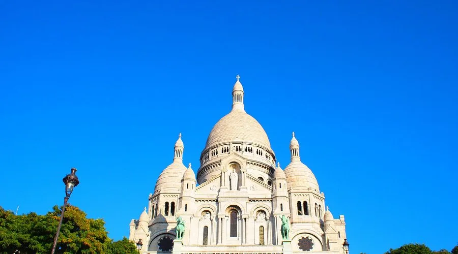 Rencontres Paris : créer des liens authentiques dans la capitale française 2 Rencontres Paris à Montmartre