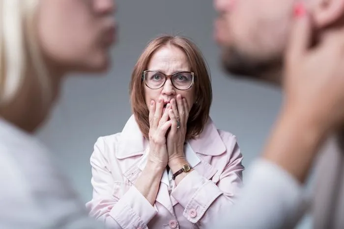 ne pas donner trop d’informations trop tôt dans une rencontre extra-conjugale
