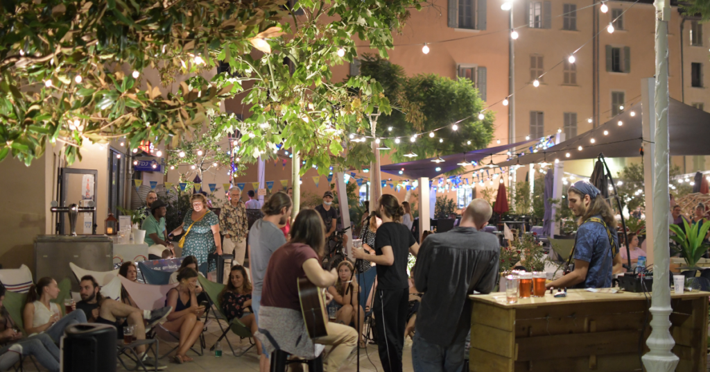 Rencontrer des profils proches de chez vous à Toulon