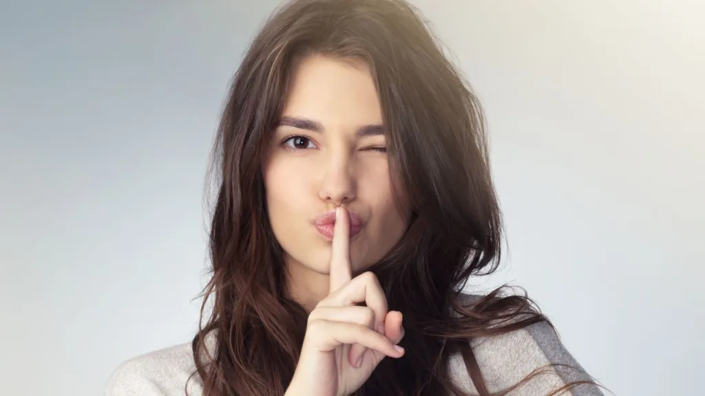 Personne utilisant un site de rencontre dans un cadre discret et confidentiel