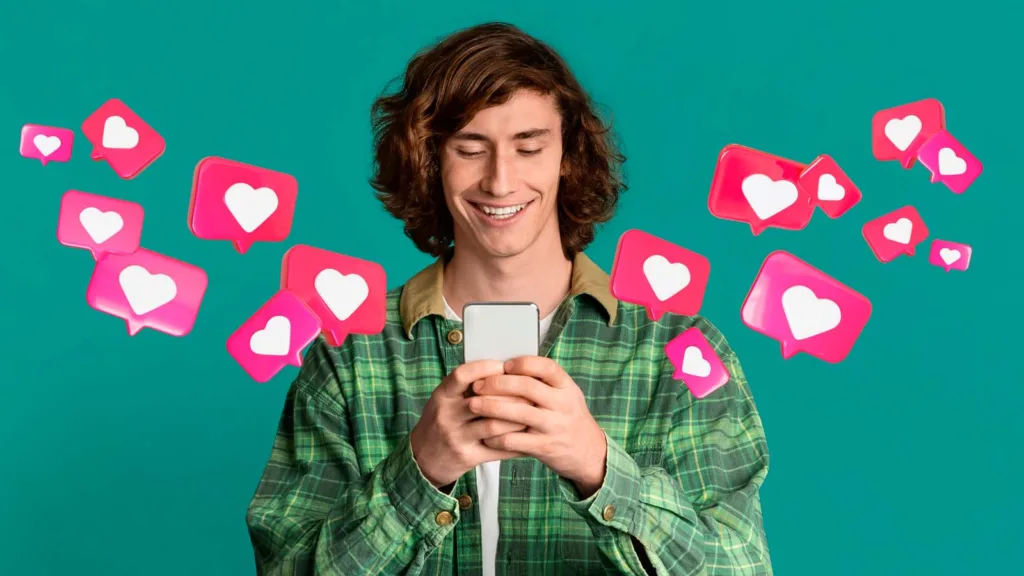 Personne adulte découvrant un pseudo sur un site de rencontre dans une ambiance discrète