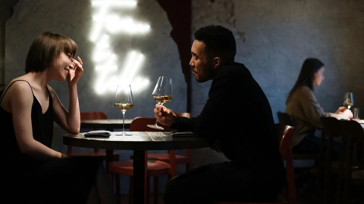 quoi dire au premier rendez-vous erreurs conversation éviter questions maladroites et blancs gênants