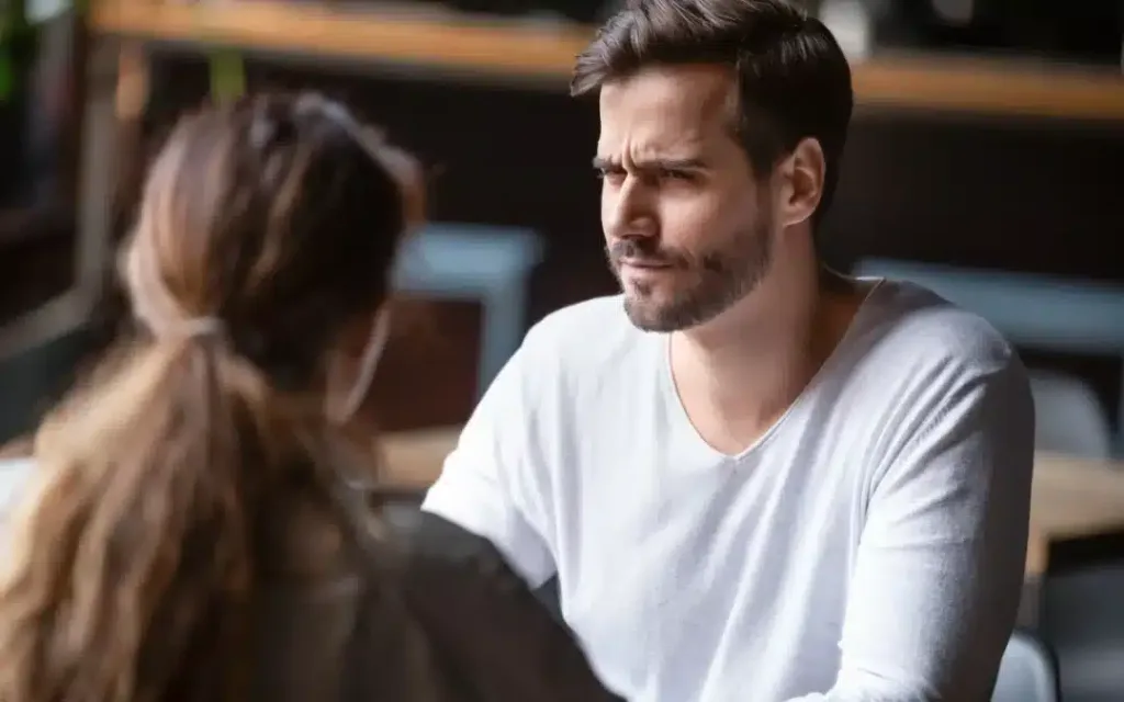 Les signes qu’il n’y aura jamais de deuxième rendez-vous : 13 indices clairs à repérer rapidement 17 Aucune projection future après un rendez-vous amoureux