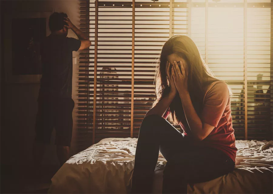 Les crises personnelles et existentielles peuvent fragiliser la fidélité dans le couple