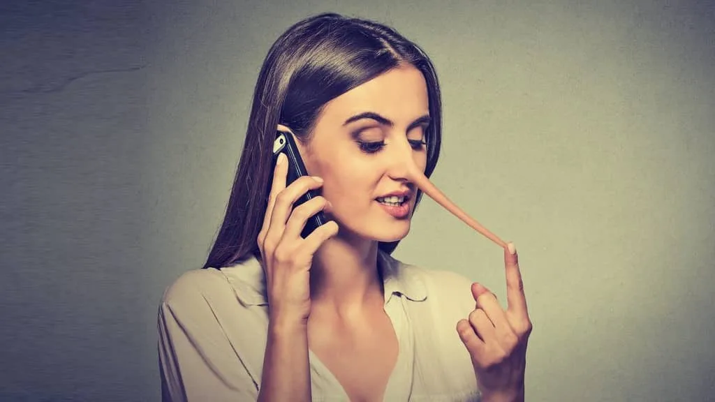 Photo de profil : 11 erreurs fatales qui réduisent vos réponses sur un site de rencontre 8 Photo de profil avec expression trop fermée ou peu engageante sur site de rencontre