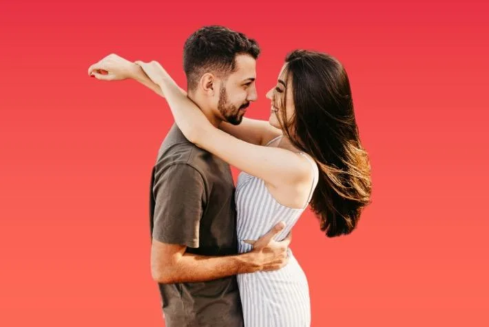 Couple en crise : les signes qui ne trompent pas 8 Couple retrouvant le dialogue après une période difficile