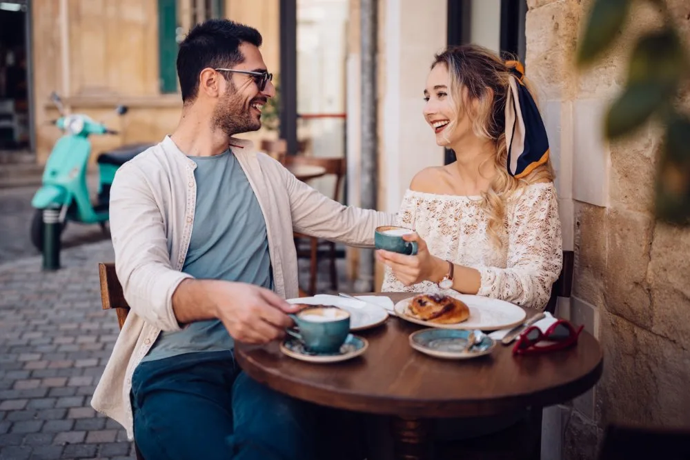 Rendez-vous amoureux : 12 conseils pour créer une vraie connexion dès la première rencontre 1 Rendez-vous amoureux lors d’une première rencontre