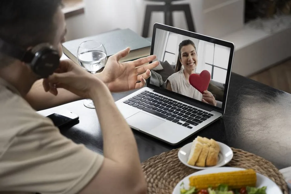 Rencontre en direct : discutez avec des célibataires en temps réel 4 Faire durer un échange qui commence bien